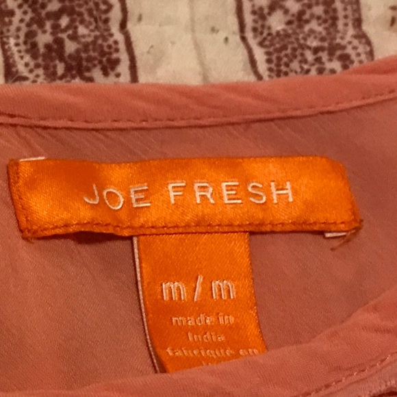 Beautiful coral color short sleeved top - Picture 2 of 2